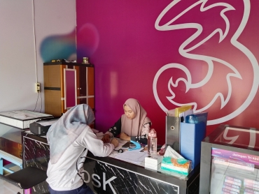 Perluas Pusat Layanan 3Kiosk di Sumatera, Tri Berdayakan UMKM Lokal dengan Program Kemitraan