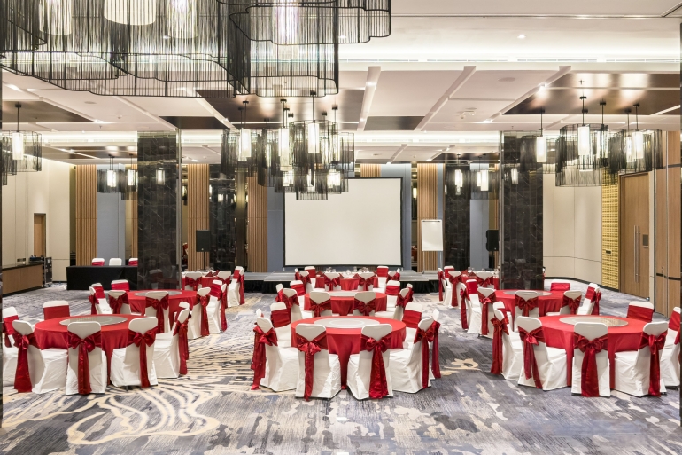 Imlek 2026 Makin Berkesan! Grand Mercure Batam Centre Gelar Reunion Dinner of The Fire Horse