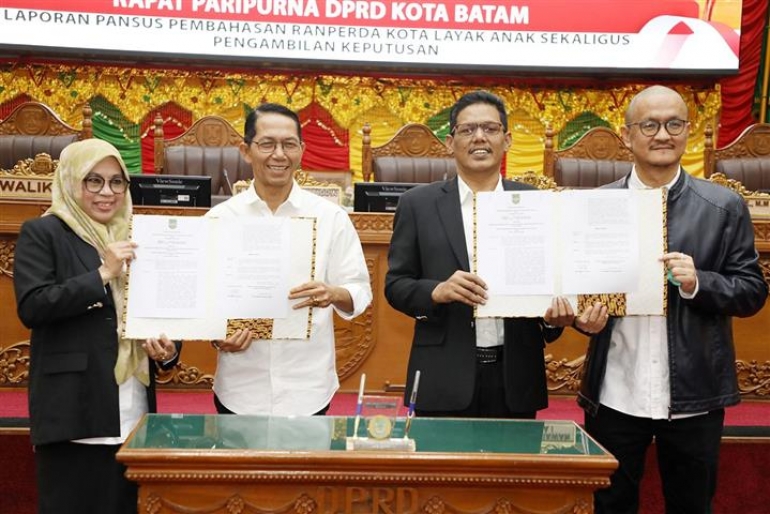 DPRD Batam Sahkan Ranperda Kota Layak Anak, Amsakar Tegaskan Komitmen Lindungi Hak Anak