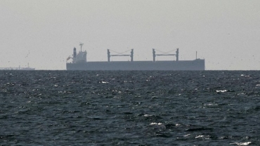 Kapal Bawa 2.500 Kontainer Tenggelam Kena Ranjau Laut di Selat Hormuz