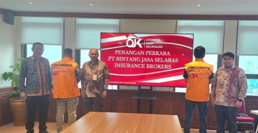 PENYERAHAN TERSANGKA PERKARA TINDAK PIDANA PENGGELAPAN PREMI ASURANSI PADA PERUSAHAAN PIALANG ASURANSI