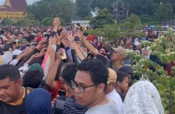 Tak Dapat Kupon, Warga Marah di Perayaan Hari Jadi Kepri ke-22