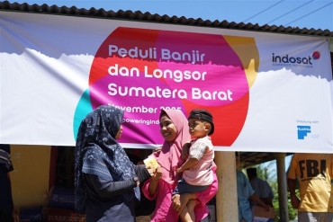 Indosat Ooredoo Hutchison Percepat Pemulihan Jaringan dan Salurkan Bantuan bagi Warga Terdampak Banjir di Sumatera
