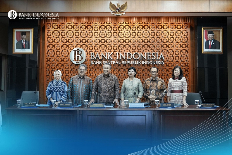SUKU BUNGA NAIK,RUPIAH STABIL