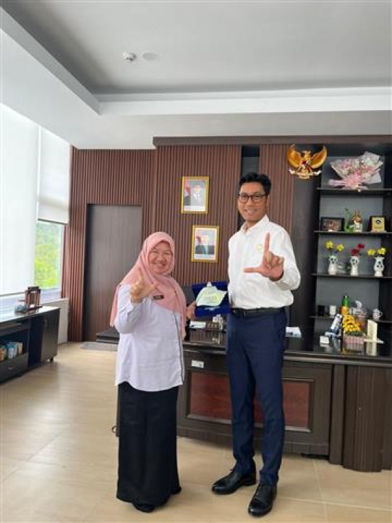 SINERGI OJK DAN BKKBN KEPULAUAN RIAU PERKUAT LITERASI KEUANGAN KELUARGA DAN CEGAH STUNTING.