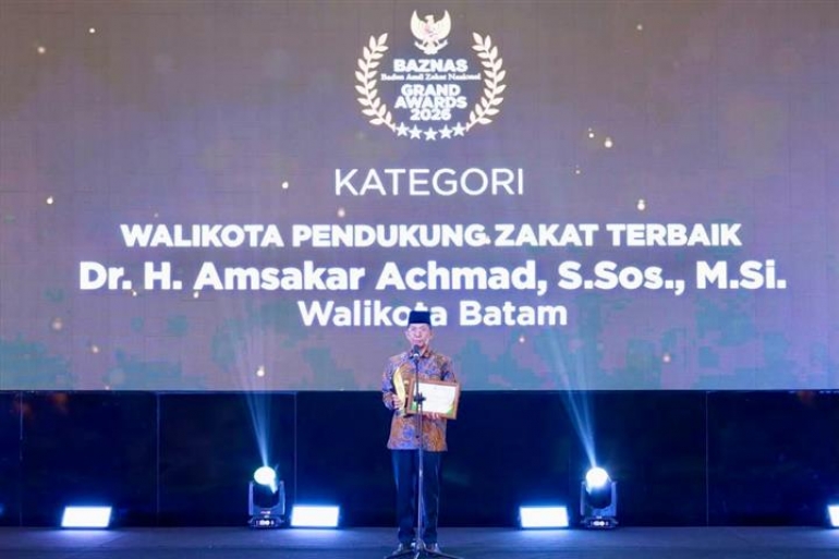 Amsakar Raih Penghargaan Wali Kota Pendukung Zakat Terbaik 2026