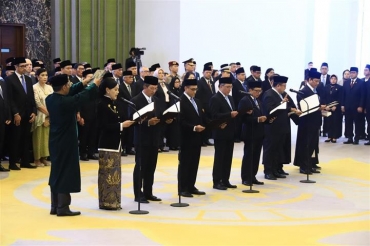 PENGUCAPAN SUMPAH JABATAN ANGGOTA DEWAN KOMISIONER OJK