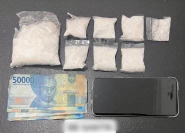 DITRESNARKOBA POLDA KEPRI UNGKAP PEREDARAN SABU DI BATAM, DUA TERSANGKA DAN 233,85 GRAM SABU DIAMANKAN