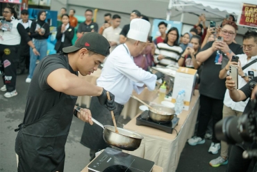 Santika Batam Food Carnival Bersama Tanboy Kun Sukses Digelar dengan Komitmen Terhadap Lingkungan