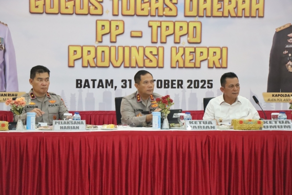 POLDA KEPRI DAN PEMPROV KEPRI GELAR RAPAT EVALUASI GUGUS TUGAS PP-TPPO 2025: PERKUAT KOORDINASI CEGAH PERDAGANGAN ORA