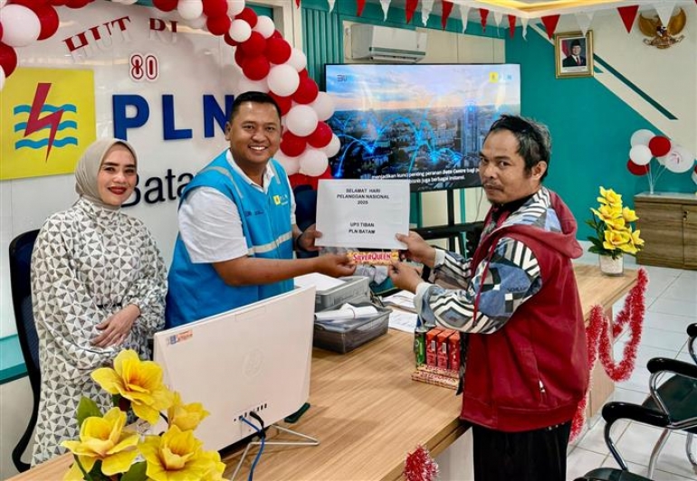 PLN Batam Rayakan Hari Pelanggan Nasional 2025 dengan Kunjungan dan Apresiasi Pelanggan