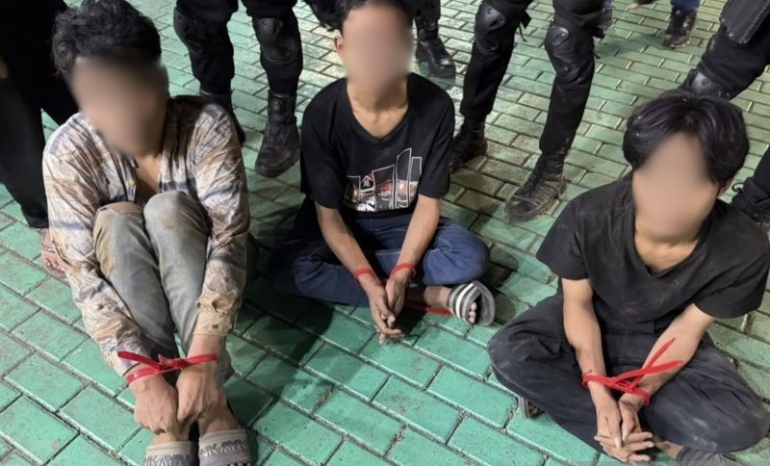 Brimob Polda Metro Jaya tangkap tiga pelaku perampasan di Jakbar