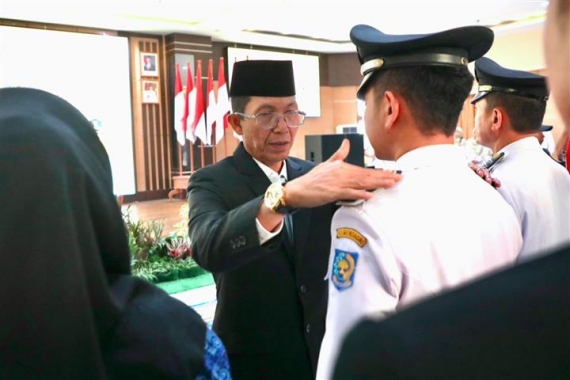 Pelantikan Pejabat Pemko Batam, Amsakar Tekankan Integritas dan Kinerja Melayani