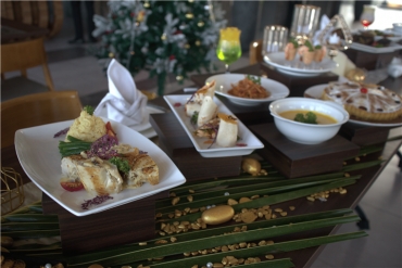 Hotel Santika Batam Hadirkan “Kampung Natal di Tepi Laut” & “Time Warp