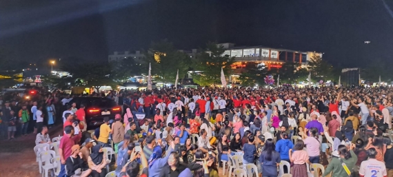 Lautan Massa dan Teriakan "Gubernur Kepri" Sambut HMR di Konser Rura Nauli, Malam Ini