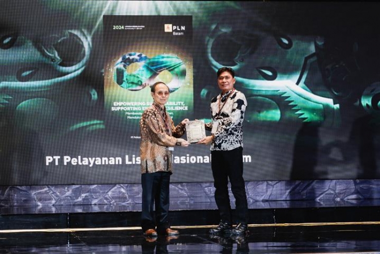 PLN Batam Raih Penghargaan “Commendation for the Best Disclosure of Human Capital” pada ASRRAT 2025
