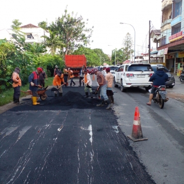 Gerak Cepat Pemko Batam, Perbaiki Sejumlah Titik Jalan Berlubang