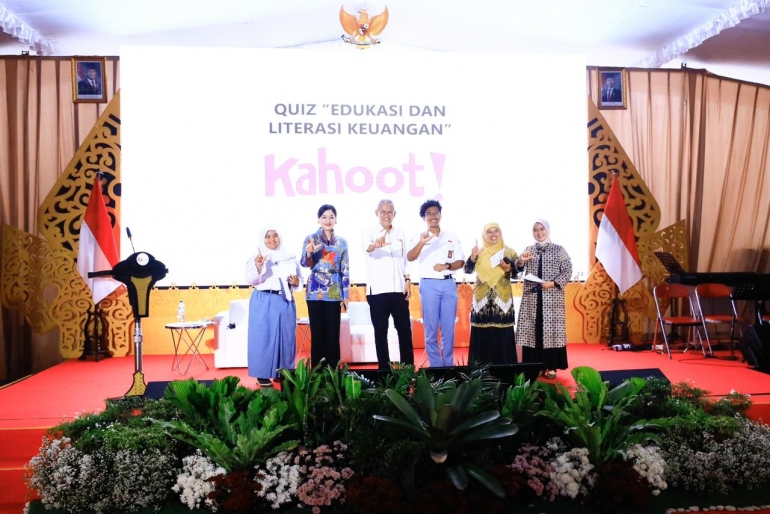 PERKUAT KEUANGAN SYARIAH MEMAJUKAN UMKM OJK Gelar Edukasi Keuangan Syariah di Ponpes API Tegalrejo Magelang