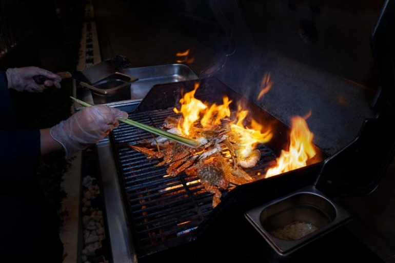 ASTON BATAM MELUNCURKAN SEAFOOD SYMPHONY