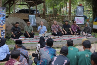 OJK DAN KEMENHUT PERKUAT SINERGI SEKTOR JASA KEUANGAN DAN KEHUTANAN