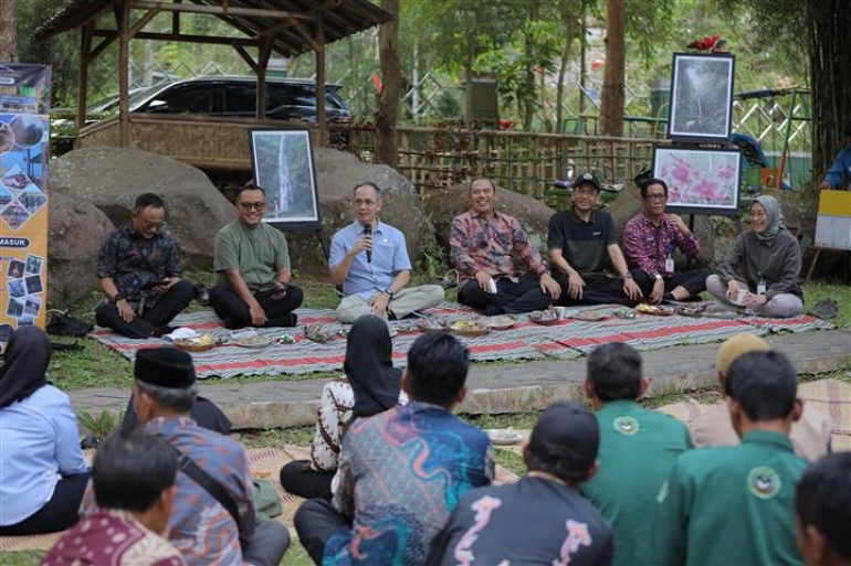 OJK DAN KEMENHUT PERKUAT SINERGI SEKTOR JASA KEUANGAN DAN KEHUTANAN