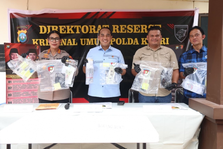 POLDA KEPRI UNGKAP TINDAK PIDANA PENCURIAN DENGAN PEMBERATAN DAN PERTOLONGAN JAHAT/PENADAH DI KOTA BATAM