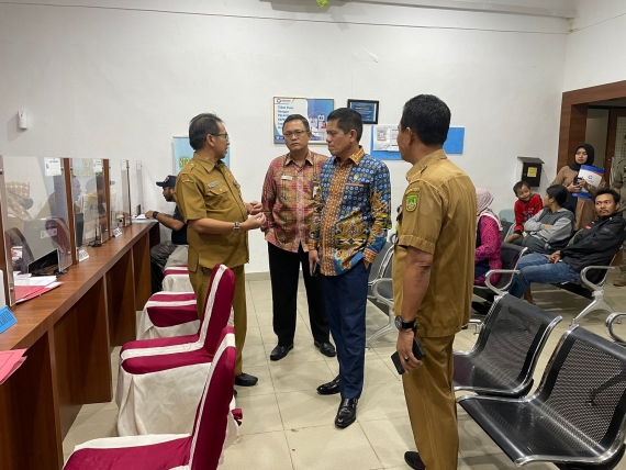 OMBUDSMEN : Disdukcapil Kota Batam Belum Penuhi Standar Pelayanan