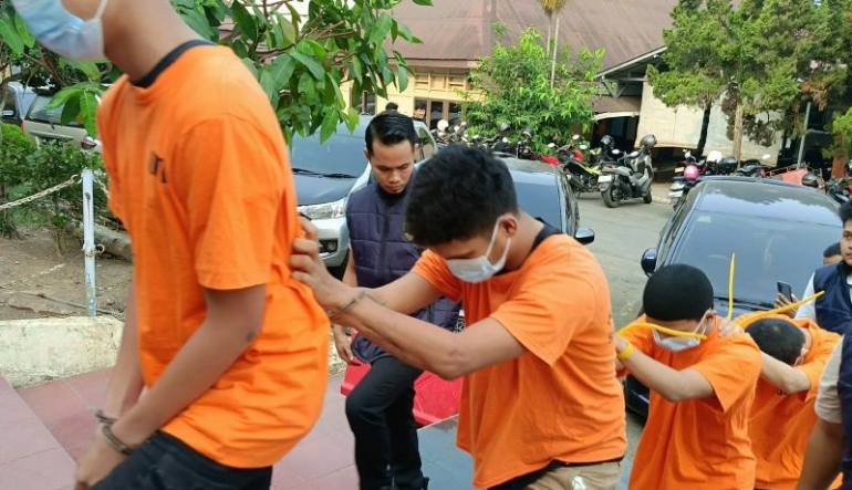 Kepolisian bekuk empat pelaku penganiayaan dan penikaman di Samarinda