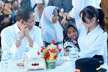 Amsakar-Li Claudia Perluas Lapangan Kerja dan Tingkatkan Pendidikan Anak Hinterland