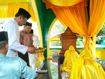 Rudi-Rafiq Sumpah Setia Melayu di Depan Zuriat & Raja Penyengat: Sejahterakan Kepri