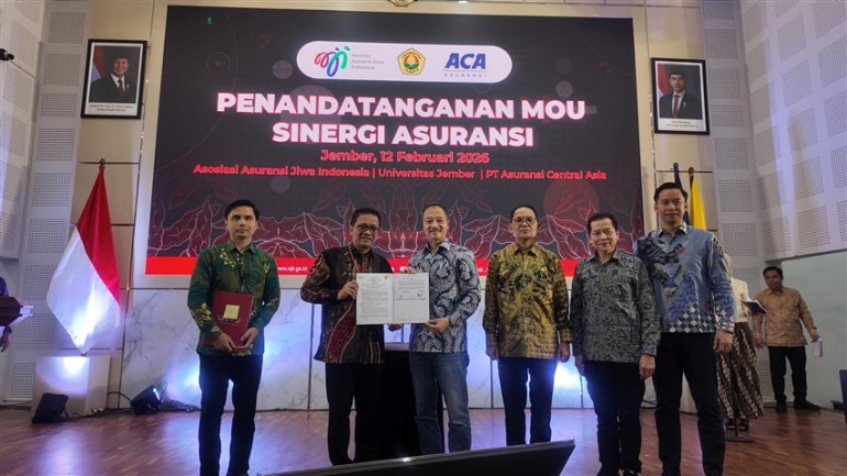 ADK OJK Gelar Kuliah Umum di Universitas Jember