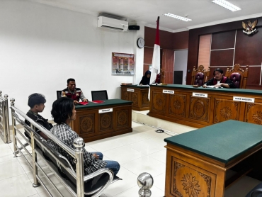 DITSAMAPTA POLDA KEPRI TINDAK PELANGGAR PERDA TENTANG KETERTIBAN SOSIAL: 20 PENGAMEN / ANAK PUNK JALANI SIDANG TIPIRING